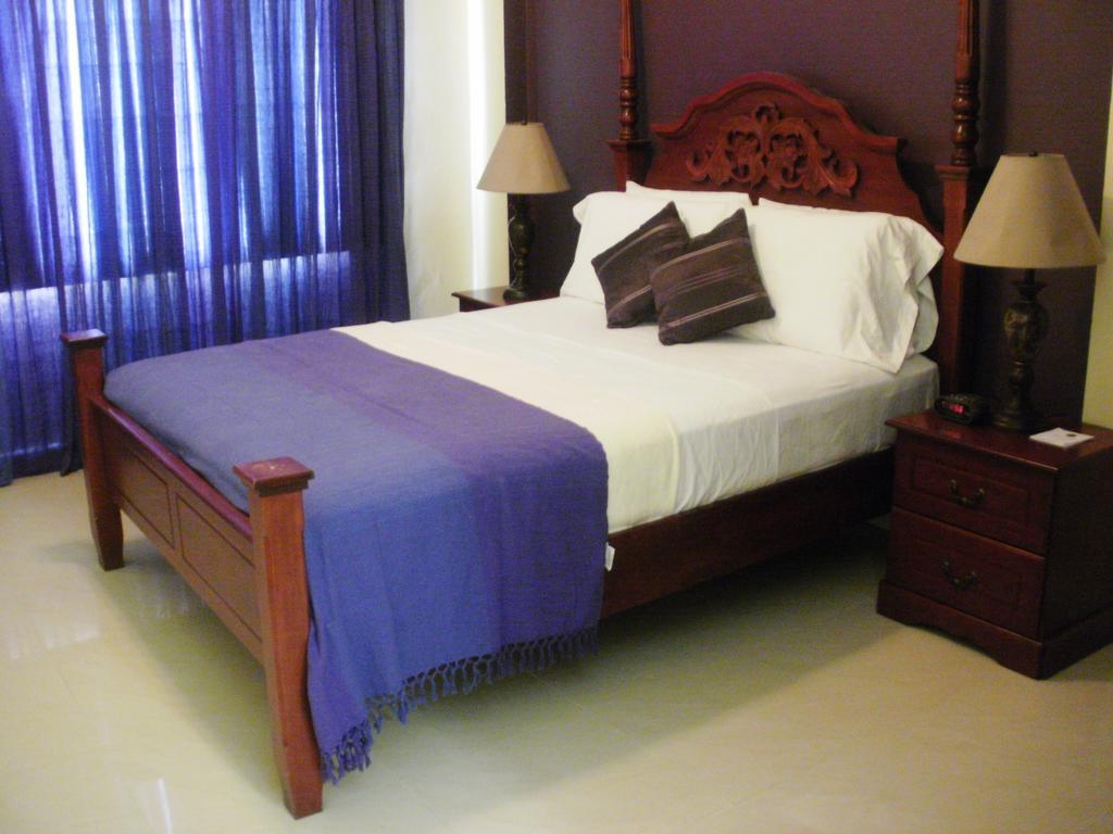 Inn Flight Suites Piarco Ngoại thất bức ảnh