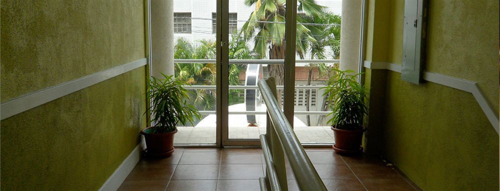 Inn Flight Suites Piarco Ngoại thất bức ảnh