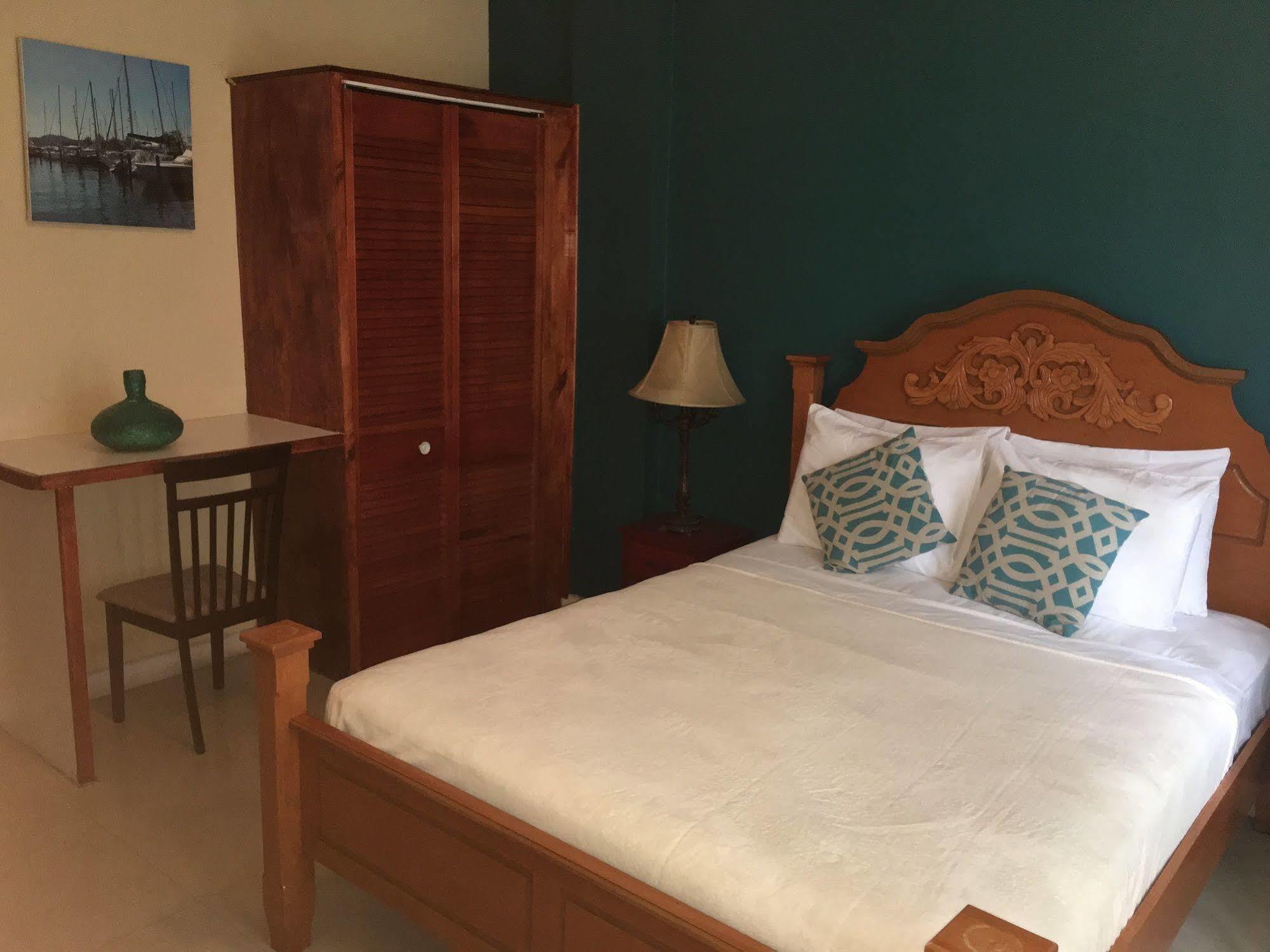 Inn Flight Suites Piarco Ngoại thất bức ảnh