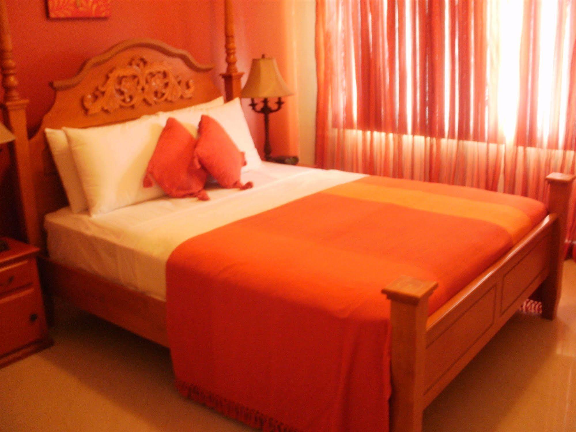 Inn Flight Suites Piarco Ngoại thất bức ảnh